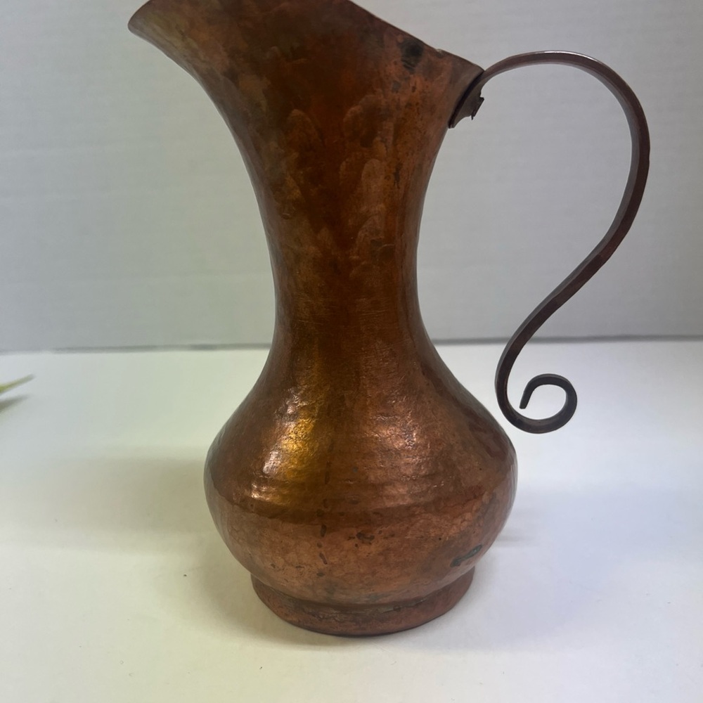 Vintage Hammered Copper Pitcher 6.5” Swirl Handle